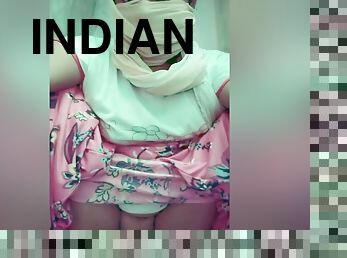 Desi Indian Big Ass Bhabhi Pissing