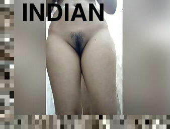 Hot Indian Bhabhi Give Pussy Bathing And Take Maja