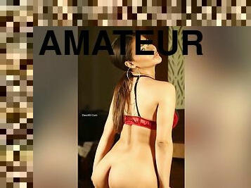 Sexy Desi Girl Shows Her Ass