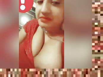 Today Exclusive- Sexy Desi Girl Showing Her Boobs On Live Show