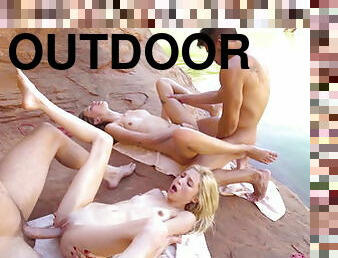 Spring breakers enjoy hot outdoors sex