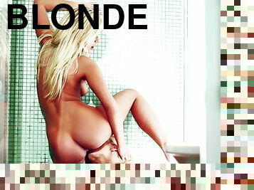 Blonde on blonde