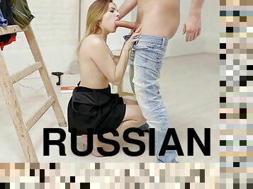 Russian tourist Jessica fucks foreign painter