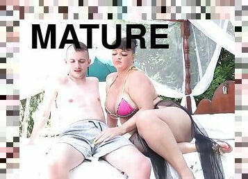 Handy Gardener Got Opportunity To Get Laid By Horny Mature Lady With Devon Breeze
