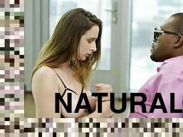 Gal with big naturals Ashley Adams got music video audition