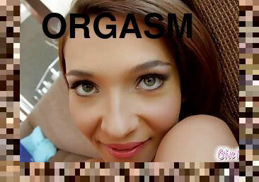 Sizzling Long-Legged Model Gets Orgasm With Whopping Sex Toy