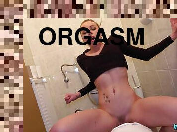 A stranger fucks Angel to orgasm in the toilet