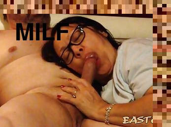 MILF asian oral sex