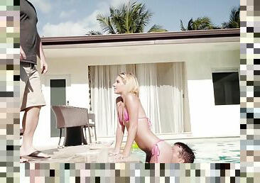 Riley Star fucks by the pool with pool cleaner Ramon Nomar