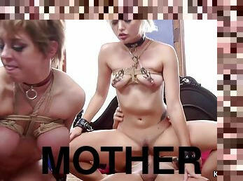 Exciting 18yo schoolgirl with step mother I´d like to fuck fucks butler