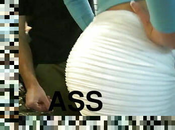 Girl with perfectly round ass fucking for money