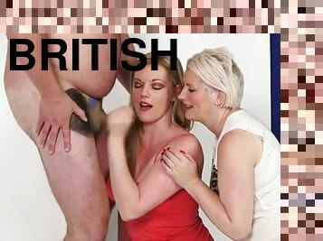 British CFNM birds suck guys cock in photo shoot