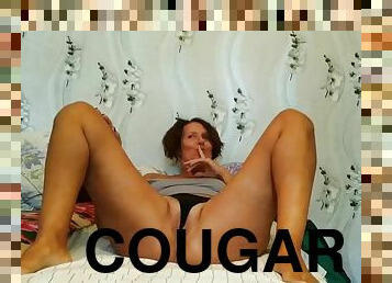 Slinky cougar tease webcam