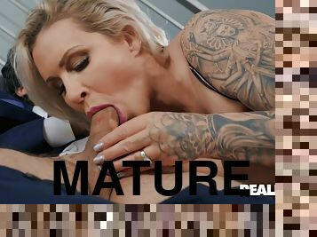 Mature pornstar Ryan Conner fucks stepson