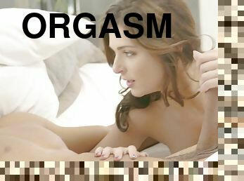 Orgasmic interracial sex with Leah Gotti