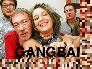 enceintes, gangbang, joufflue, bukkake, tatouage