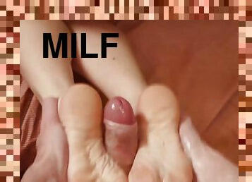 Milf gets rough tight pussy fucked by her big cock boyfriend and gives a incredible hot footjob