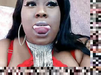 big black tits on ghetto ebony camslut - webcam topless show