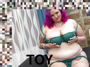 Thick n Juicy Sara Star Plays With Toys