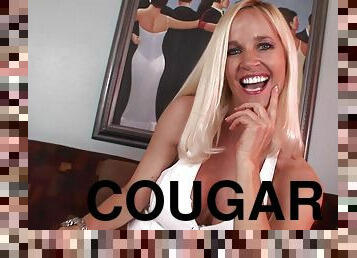 Fit cougar Totally Tabitha spreads her legs for deep anal sex