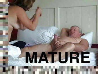 Sexy mature couple 69 at home video
