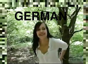 Cute German teen bläst meinen Schwanz draußen