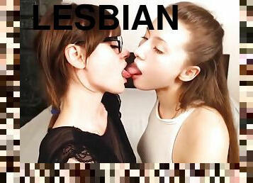 Gorgeous lesbian teens