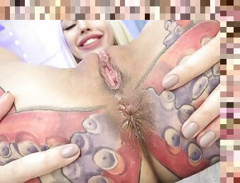 Tattooed hottie Telari Love spreads her legs to masturbate
