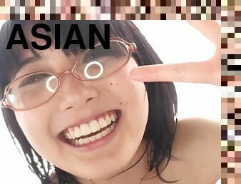 Nerdy Asian chick takes a nice bath before fucking