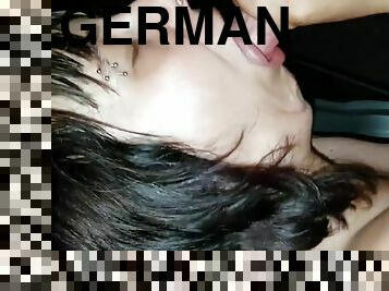 Nutte ins Gesicht gespritzt cumshot german