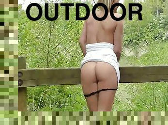 Sueses Teen Outdoor in den Arsch gefickt anal in outdoor Creampie