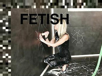 Messy and slimy fetish glory hole session with Taylor May