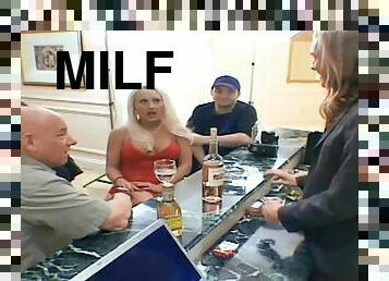 fuld, milf, pornostjerne, gruppesex, blond, piercet, utrolig