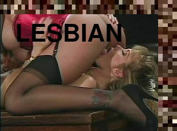 lihava, lesbo-lesbian, lelu, isot-upeat-naiset, pitkät-sukat, alusasut, nailon