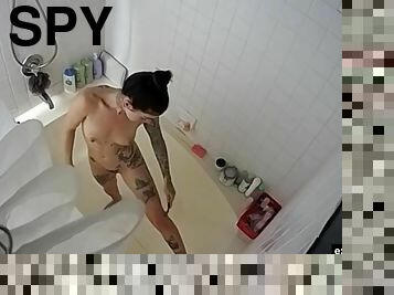 Spying my tattooed GF taking a shower