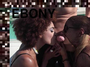 Interracial threesome with Luna Corazon and Kiki Cyrus