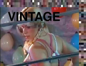 Mika in kinky vintage fun 84 dp fudge cum