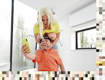 Jordi Catches Blondie Fesser In The Bathroom Taking Naughty Pictures - Blondie fesser