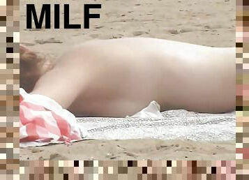 Beach MILF hot voyeur video