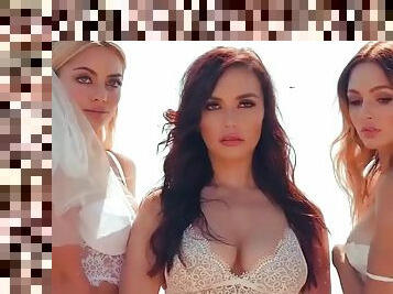 Russian pop stars in an erotic photo shoot