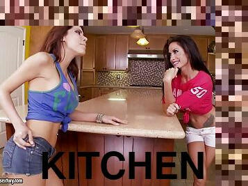 Alexa Nicole and Randi Wright lick each other's pussies in the kitchen