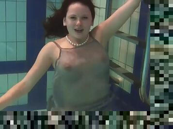 Enjoy Naked Girls Underwater