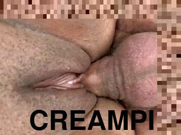 Let my boyfriend creampie my pussy