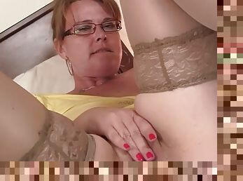 Horny mommy toying before cheating sex