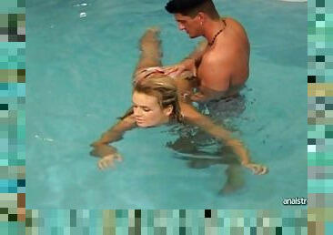 Hot blonde pays for swimming lessons by opening up her ass