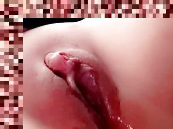 Leaky virgin pussy play!