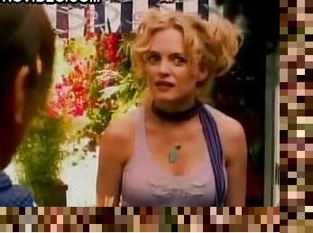 Beautiful Heather Graham In a Cute Top