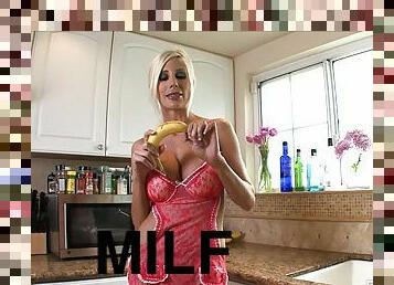 Puma Swede fucks her cunt with banana in food fetish clip