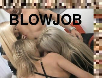 Curvy Blonde Cowgirls Gives A Big Cock A Blowjob In A Hot Masturbation
