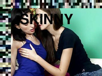 Skinny lesbians dildo fucking cunny while licking pussy
